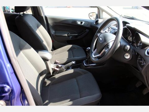 Ford Fiesta TITANIUM 10