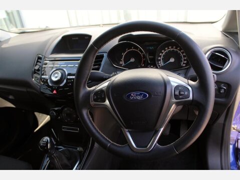 Ford Fiesta TITANIUM 12