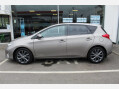 Toyota Auris EXCEL VVT-I 2