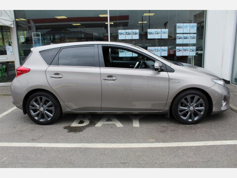 Toyota Auris EXCEL VVT-I 5
