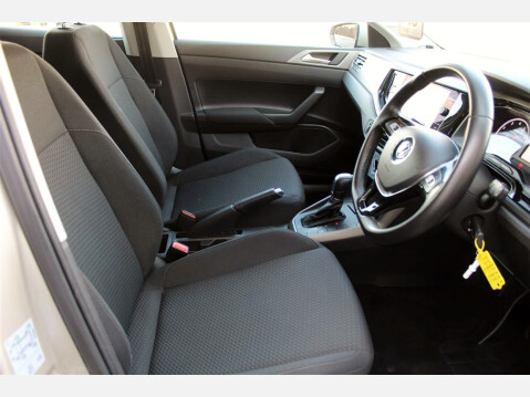 Volkswagen Polo SE TSI DSG 12