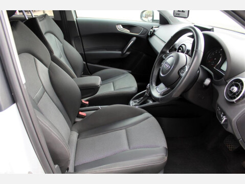 Audi A1 SPORTBACK TFSI SPORT NAV 10