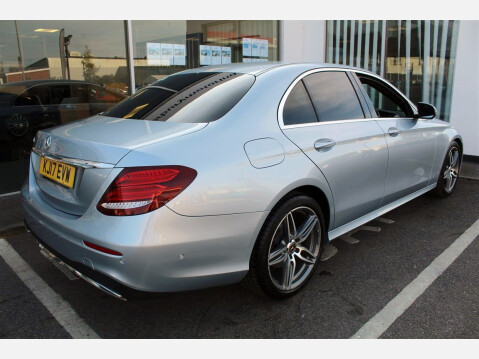 Mercedes-Benz E Class E 220 D AMG LINE 6