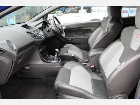 Ford Fiesta ST-2 7