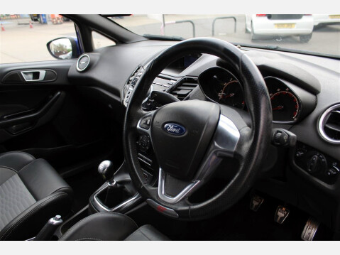 Ford Fiesta ST-2 9