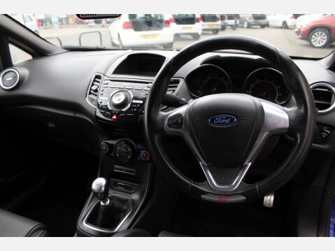 Ford Fiesta ST-2 11