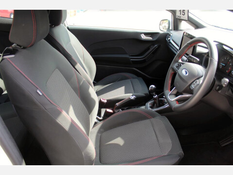 Ford Fiesta ST-LINE 10