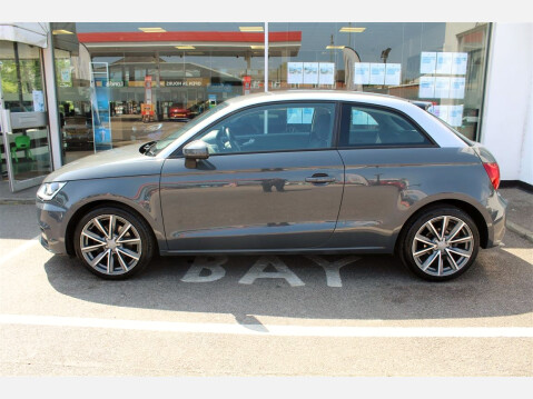 Audi A1 TFSI SPORT 3