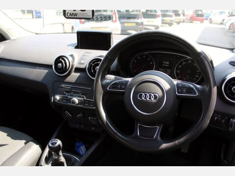 Audi A1 TFSI SPORT 12