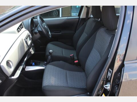 Toyota Yaris VVT-I ICON PLUS 15