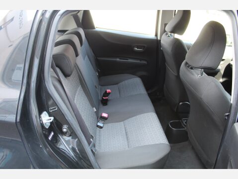 Toyota Yaris VVT-I ICON PLUS 13