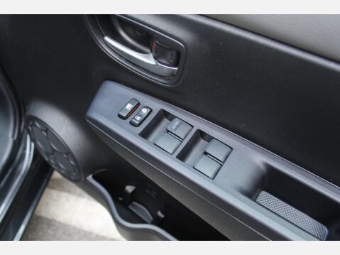 Toyota Yaris VVT-I ICON PLUS 10