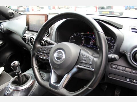 Nissan Juke DIG-T N-CONNECTA 12