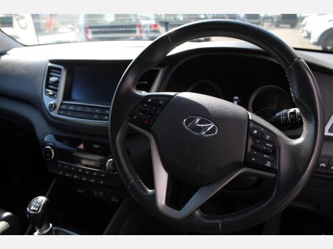 Hyundai TUCSON CRDI PREMIUM BLUE DRIVE 12