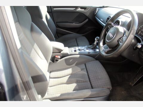 Audi A3 SPORTBACK E-TRON 11