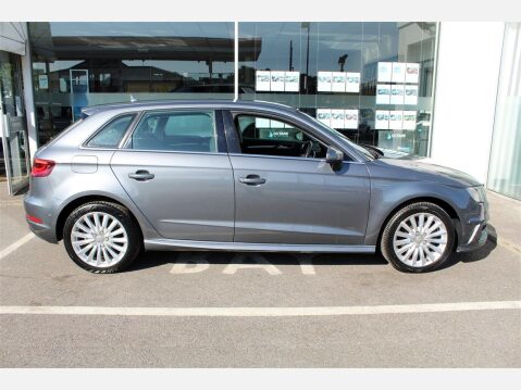 Audi A3 SPORTBACK E-TRON 5
