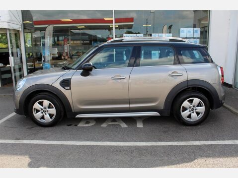 Mini Countryman COOPER CLASSIC 2