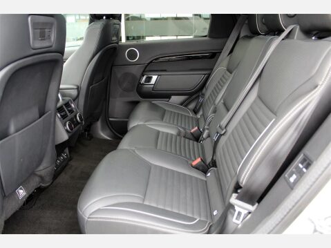 Land Rover Discovery R-DYNAMIC HSE MHEV 8