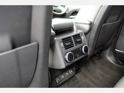 Land Rover Discovery R-DYNAMIC HSE MHEV 10