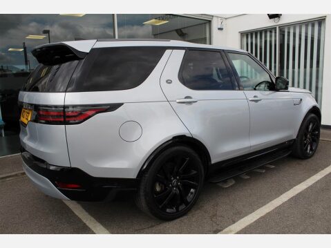 Land Rover Discovery R-DYNAMIC HSE MHEV 6