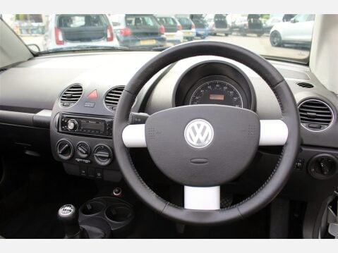 Volkswagen Beetle CABRIOLET 8V 10