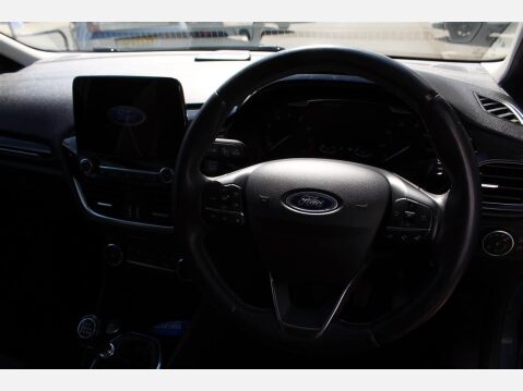 Ford Fiesta TITANIUM 13