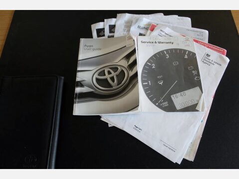 Toyota Aygo VVT-I X-CLUSIV X-SHIFT 13