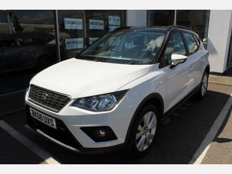 SEAT Arona TSI SE TECHNOLOGY 1