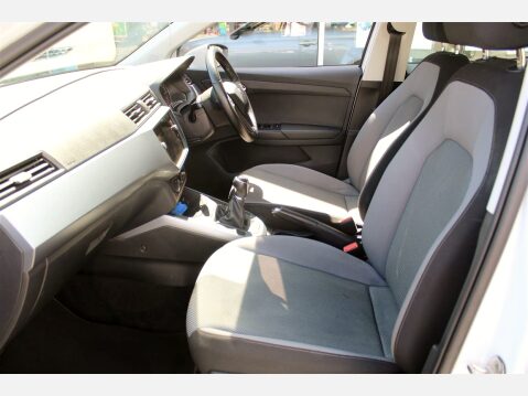 SEAT Arona TSI SE TECHNOLOGY 7