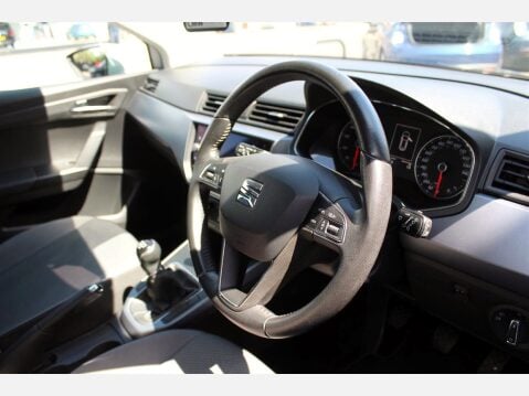 SEAT Arona TSI SE TECHNOLOGY 12