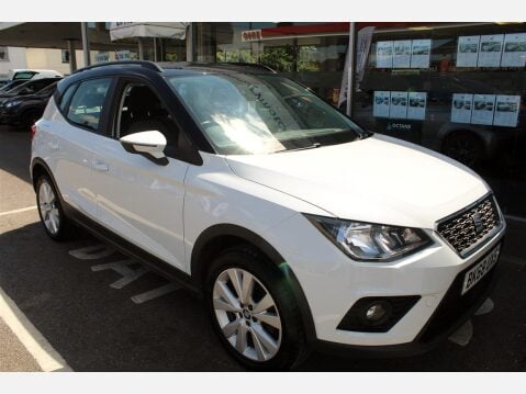 SEAT Arona TSI SE TECHNOLOGY 4
