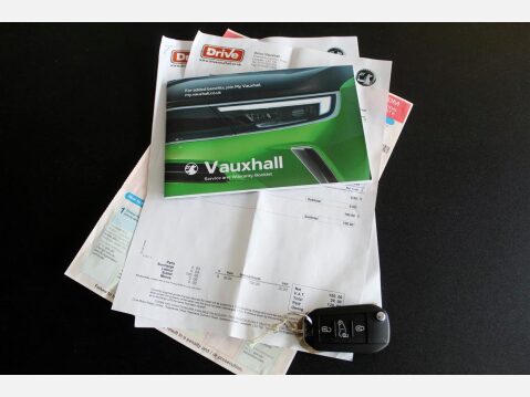 Vauxhall Vivaro Life COMBI L 18