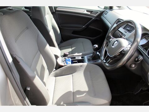 Volkswagen Golf SE TDI BLUEMOTION TECHNOLOGY 8