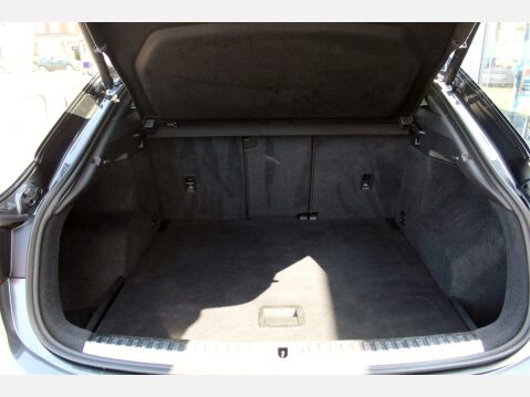Audi Q3 SPORTBACK TDI S LINE 8