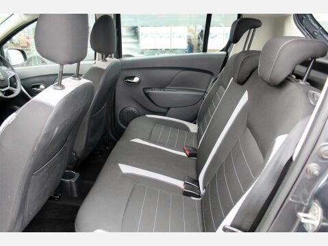 Dacia Sandero Stepway LAUREATE TCE 8