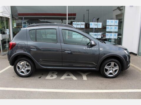 Dacia Sandero Stepway LAUREATE TCE 5