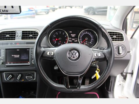 Volkswagen Polo SE TSI 8
