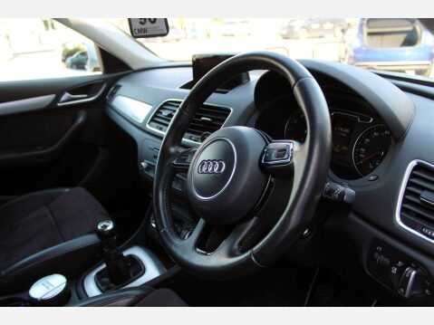 Audi Q3 TFSI QUATTRO SE 12