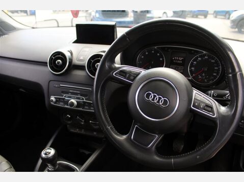 Audi A1 TFSI SPORT 10