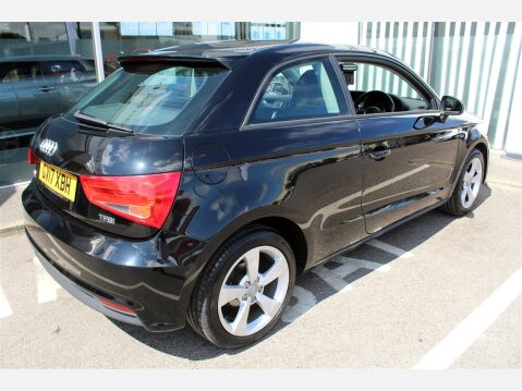 Audi A1 TFSI SPORT 6