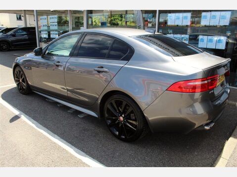 Jaguar XE R-SPORT 3