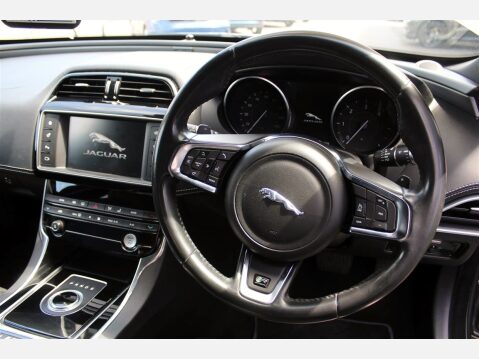 Jaguar XE R-SPORT 13