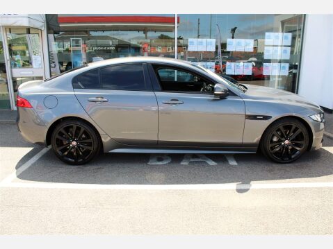 Jaguar XE R-SPORT 5