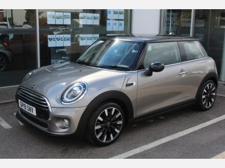 Mini Hatch COOPER EXCLUSIVE