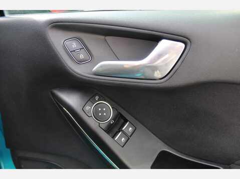 Ford Fiesta TITANIUM 10