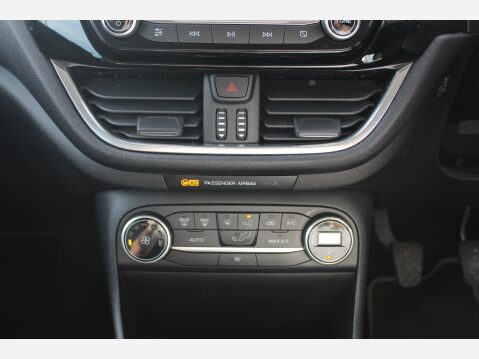 Ford Fiesta TITANIUM 13