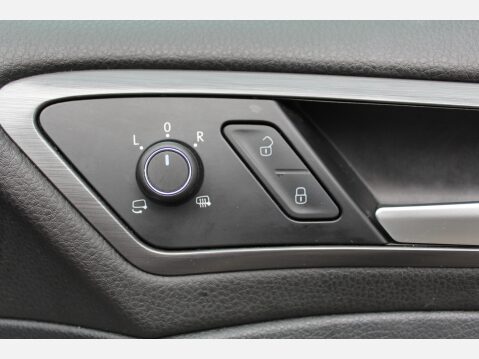 Volkswagen Golf SE NAVIGATION TSI EVO DSG 13