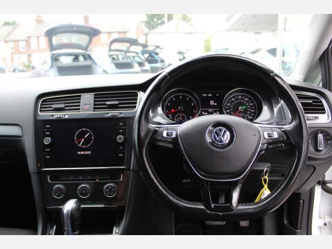 Volkswagen Golf SE NAVIGATION TSI EVO DSG 9