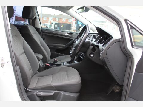 Volkswagen Golf SE NAVIGATION TSI EVO DSG 12