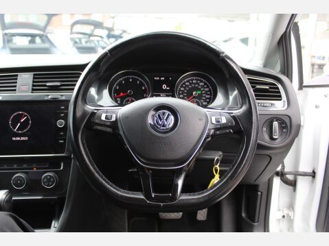 Volkswagen Golf SE NAVIGATION TSI EVO DSG 8